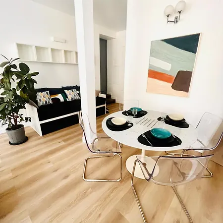 Espace Moderne Ouvert Sur La Cite Historique *
